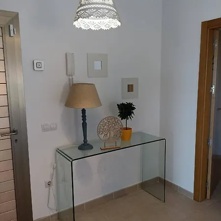 Apartment Macy House , With Private Garden And Sea Views *
