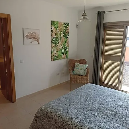 Macy House , With Private Garden And Sea Views Apartment