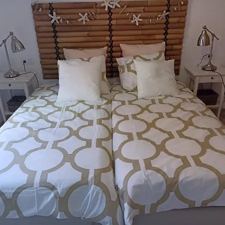 Macy House , With Private Garden And Sea Views Διαμέρισμα